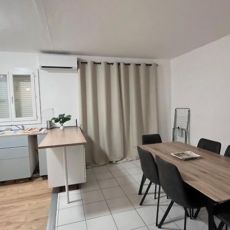 Appartement Climatise Avec Parking A Albi Esterno foto